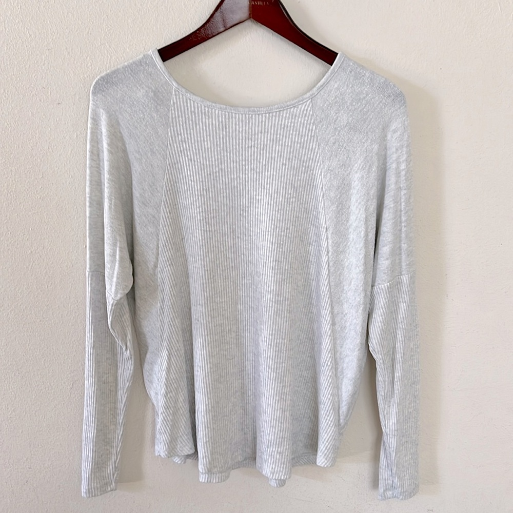 SO White Long Sleeve Sweater Knit Womens Size Large Ribbed Winter Fall